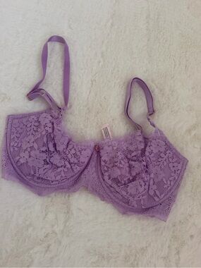 NWOT Victoria's Secret Lavender Lace Underwire Bra